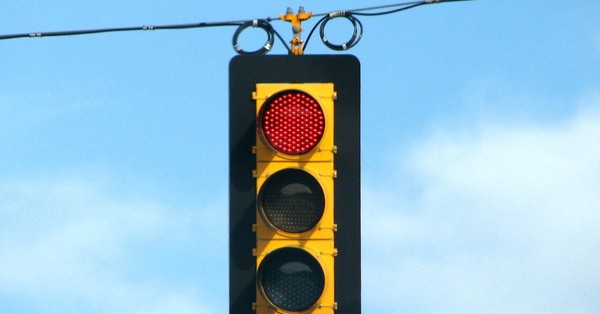 PSA: Green Means Go, Yellow Means Slow, and Red Still Means Stop
